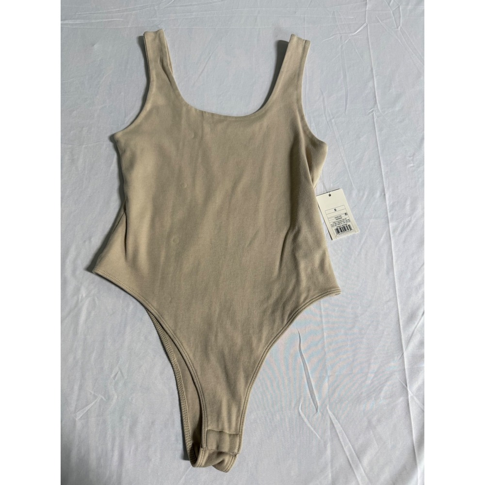 A New Day Tan Sleeveless Scoop Neck Bodysuit Small NWT 2KEG30